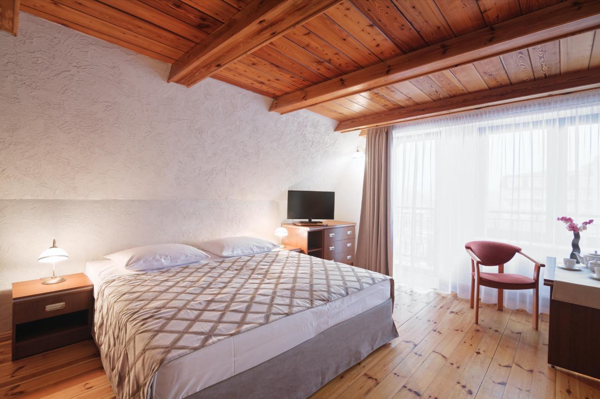Pensjonat Tadeusz I Apartamenty W Darlowku Darlowko Exterior foto